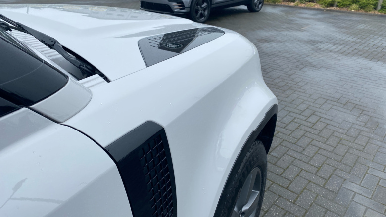 Land Rover Defender 3.0 D250 X-Dynamic SE 90 3dr Auto Diesel Estate